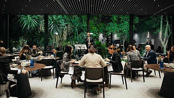 El restaurante El 29 ofrece una carta especial de cenas los días que haya espectáculos en el teatro Lope de Vega