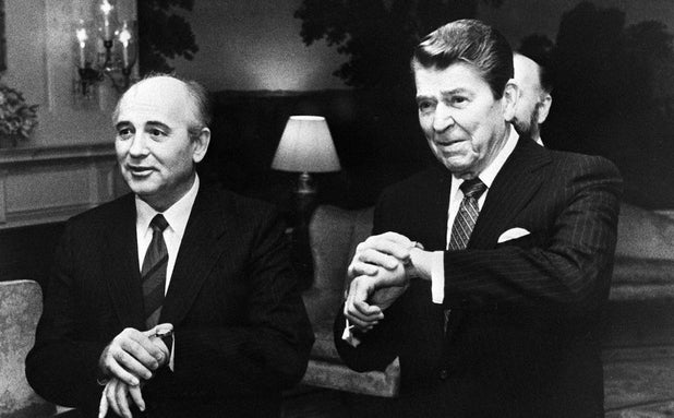 Cuando Gorbachov desveló al mundo las «represiones masivas» y las matanzas de Stalin