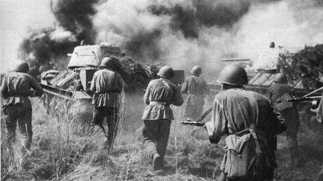 Soldados soviéticos en la batalla de Kursk