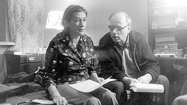 Sájarov junto a su esposa, Yelena Bonner, en 1974, un año antes de recibir el Nobel