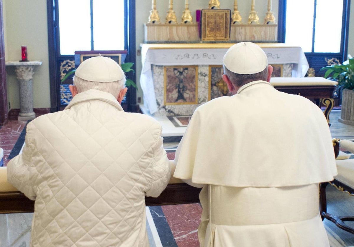 Primera visita del Papa Francisco a Benedicto XVI en el castillo Gandolfo, en 2013