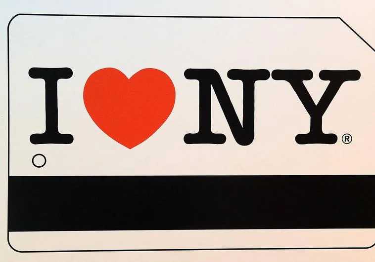 La historia de amor detrás del logo 'I love NY' que sacó a la ciudad del desastre