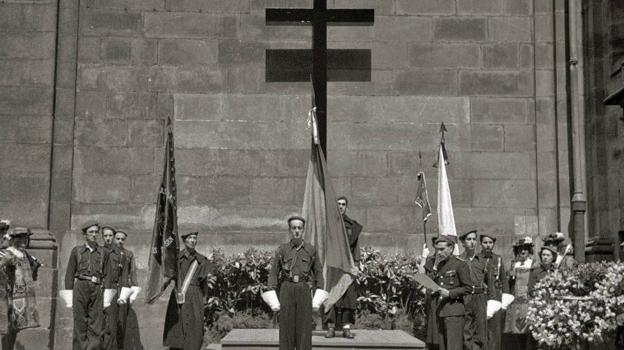 Acto de homenaje a José Antonio Primo de Rivera en San Sebastián (1941).