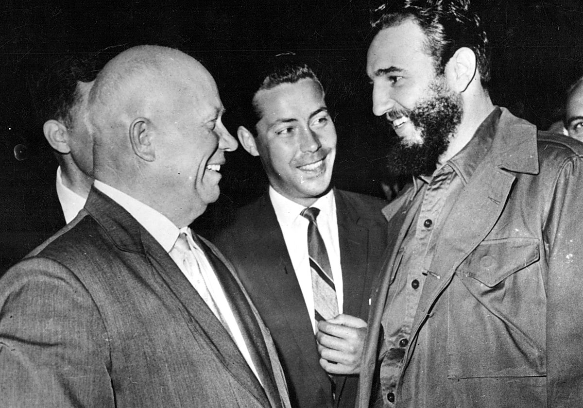Kruschev y Castro, en 1960, tras mantener una reunión