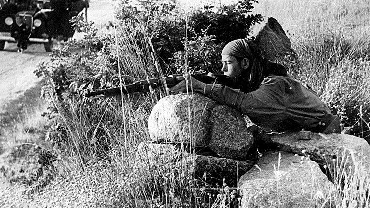 Comandos guerrilleros: la última locura de Largo Caballero para aplastar a Franco