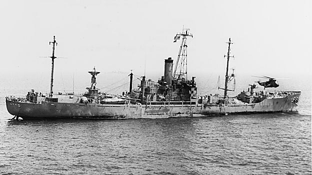 El USS Liberty, tras el ataque