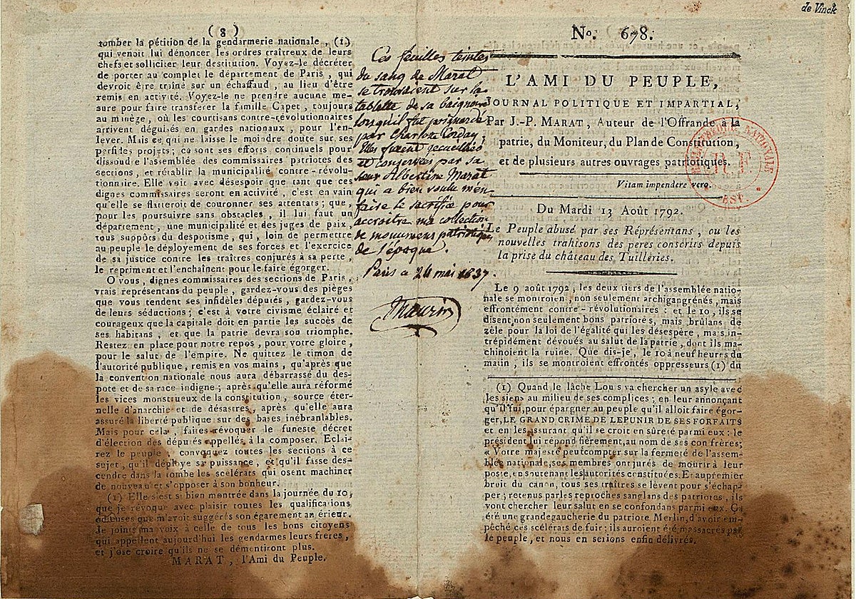 Copia del diario 'L'Ami du peuple' manchada con la sangre de Marat