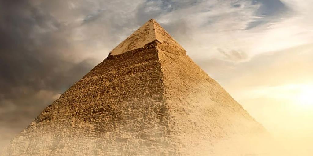 4,500 年後、最高の科学者たちに抵抗するクフ王のピラミッドの謎