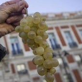 ¿Por qué en España tomamos 12 uvas en Nochevieja? El origen de esta tradición