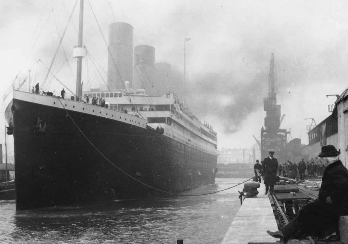 El Titanic sale del muelle de Southampton