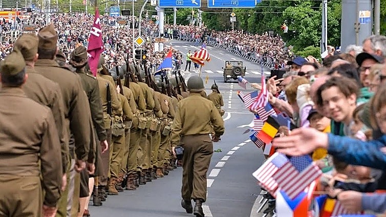 Dos semanas de recreación extrema como soldado de la IIGM: sin móvil, sin ducha y con hambre