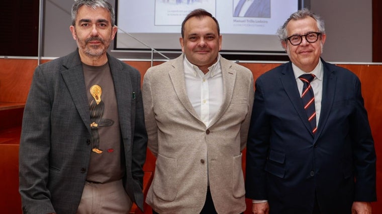 Presentación del libro de Manuel Trillo con Jesús G Calero y Manuel Lucena