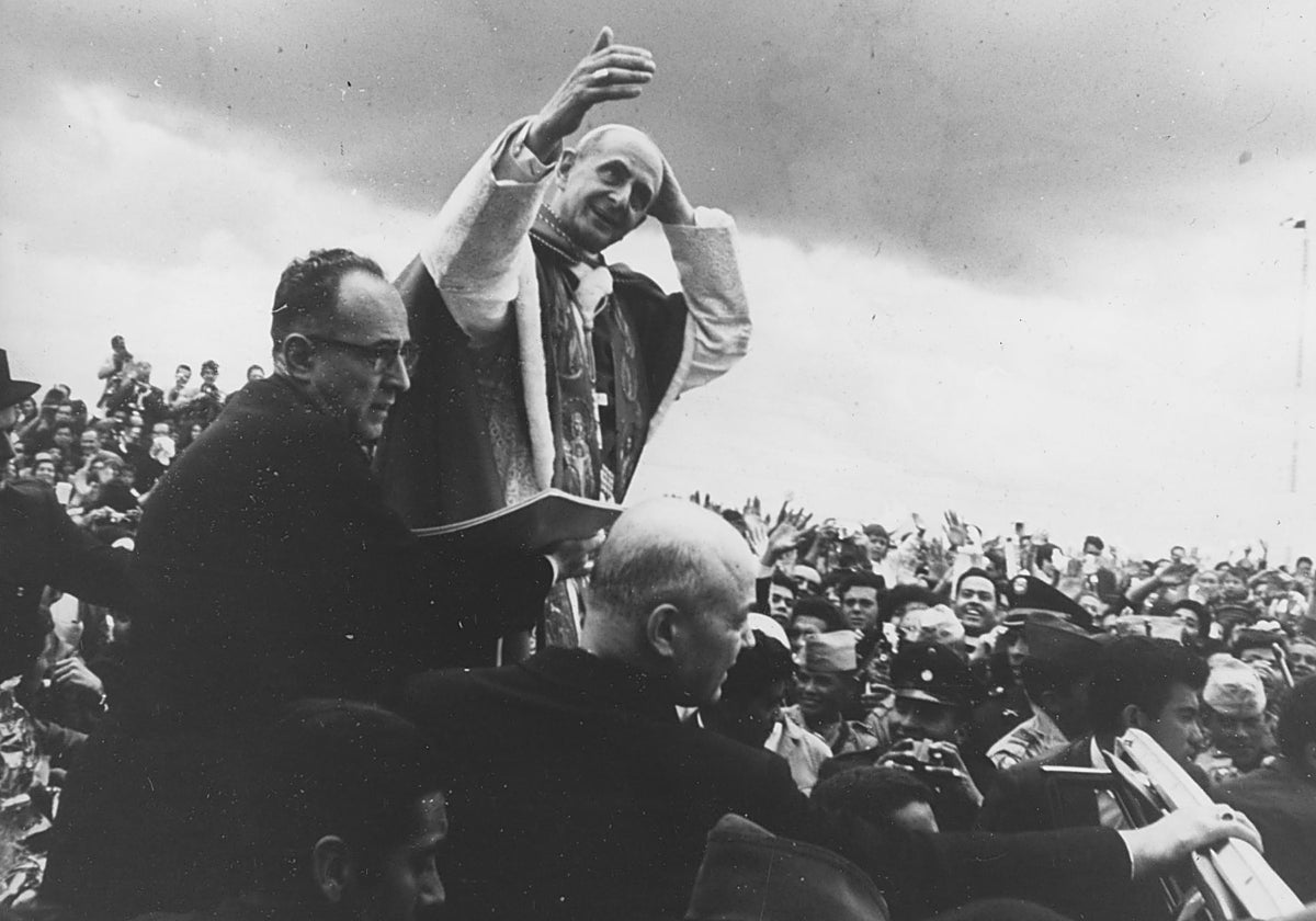 El Papa Pablo VI, durante uno de sus viajes