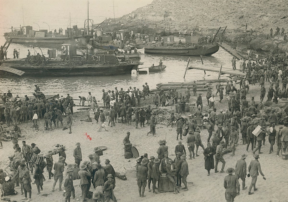 Desembarco de tropas y pertrechos el 8 de septiembre