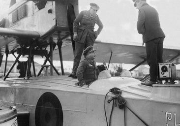 İç Savaşın sona ermesiyle ilgili en yaygın yalanları (Franco ve Cumhuriyetçiler) yok ediyorlar