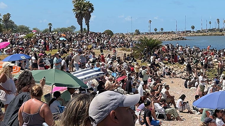 Sergi sırasında halkın