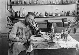 Ramón y Cajal: el médico que aprendió a mirar bajo el fuego cruzado de Cuba