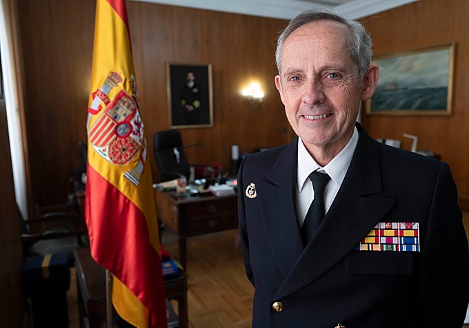 2. Ajema, Gonzalo Sanz Alisedo, ofisinde.