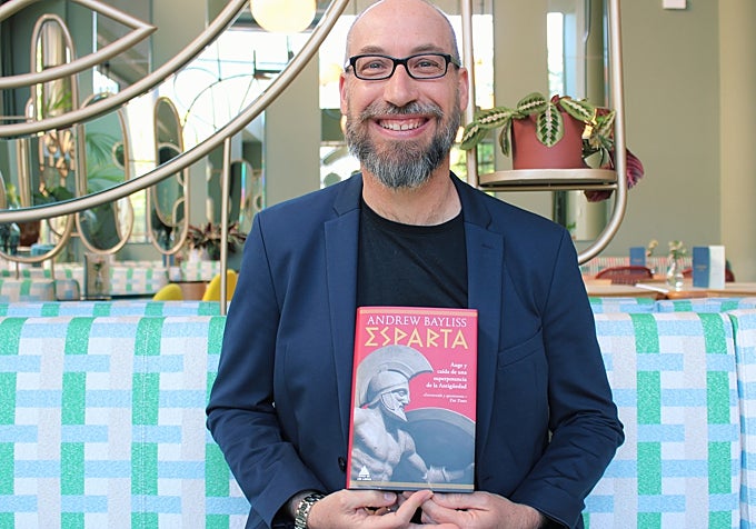 Bayliss, kitabının Madrid'deki sunumu sırasında