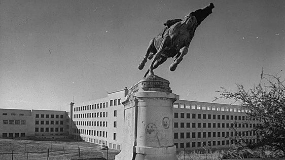Arte y destrucción: la milagrosa vida de la estatua de Velázquez