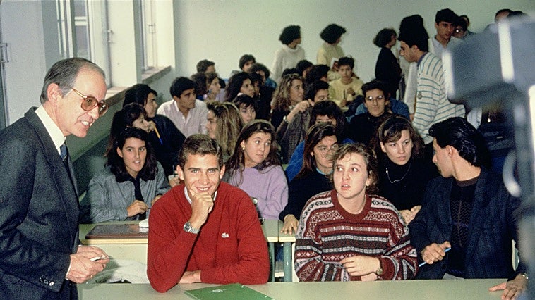 El 'corte' de sentarse junto al Príncipe en clase