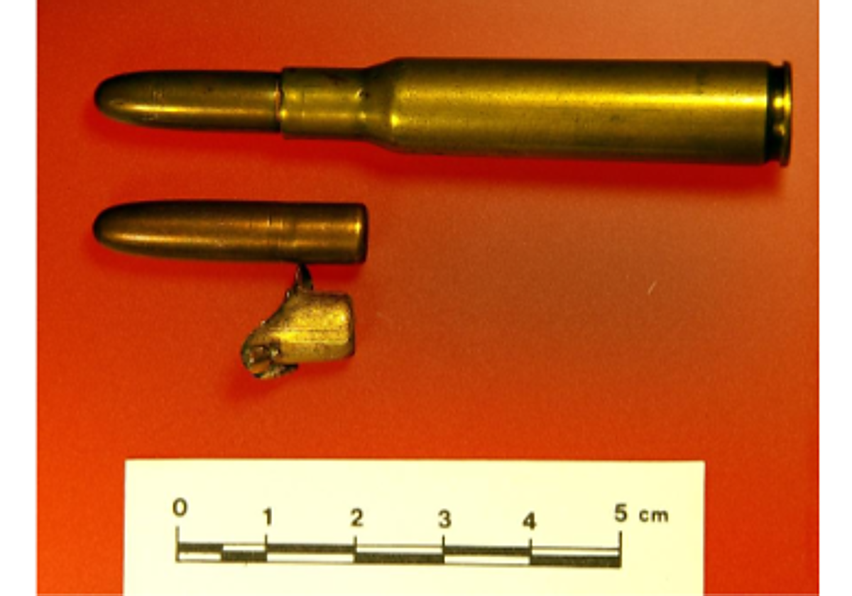 En la escena del crimen de Lorca (III): la bala de Mauser que no mató al poeta