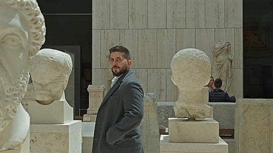 Rubén Montoya, historiador: «Las minas y el aceite de Hispania fueron el motor económico del Imperio romano»