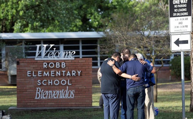 Matanza de Uvalde: un vídeo del interior de la escuela revela la inacción de la policía