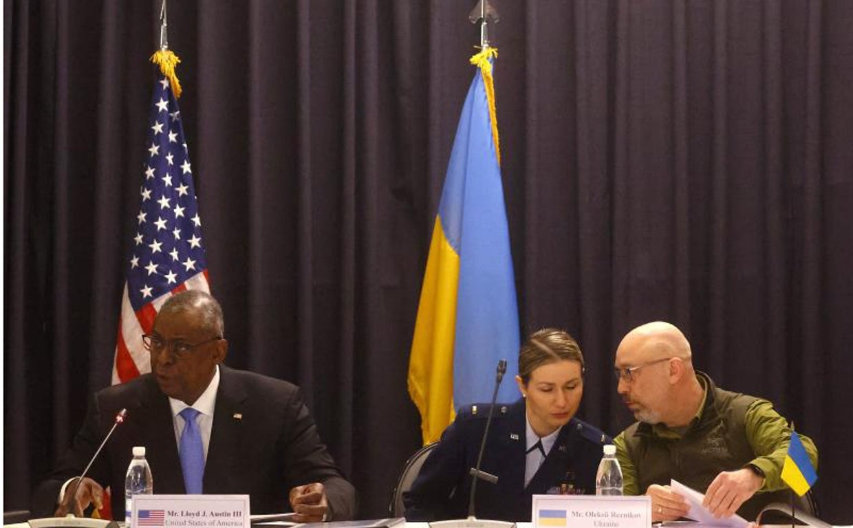 El secretario de Defensa de los Estados Unidos, Lloyd Austin, y su homólogo ucraniano, Oleksii Reznikov