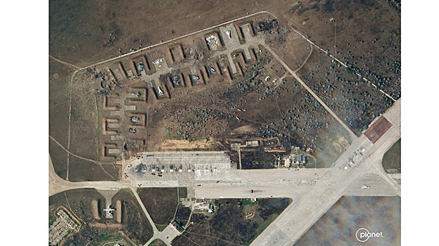 Imagen después - Imágenes del antes y después de la base rusa Saki, en Crimea