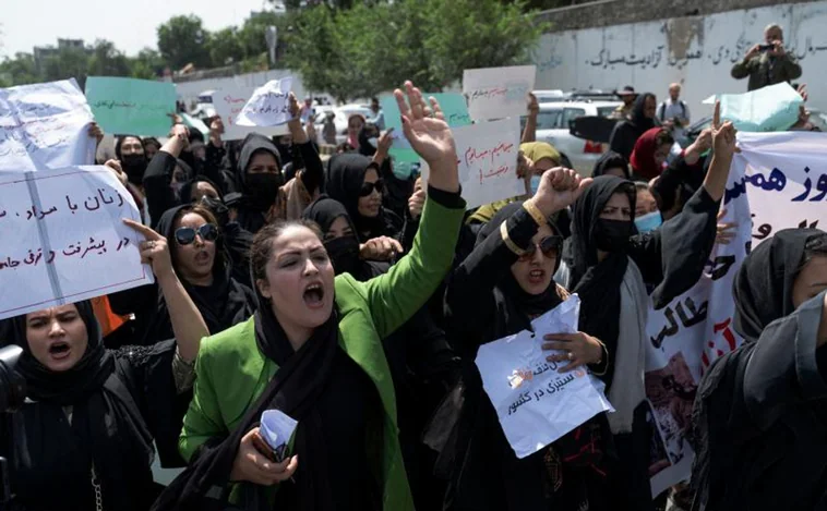 Los talibanes silencian a tiros la demanda de justicia de las mujeres afganas