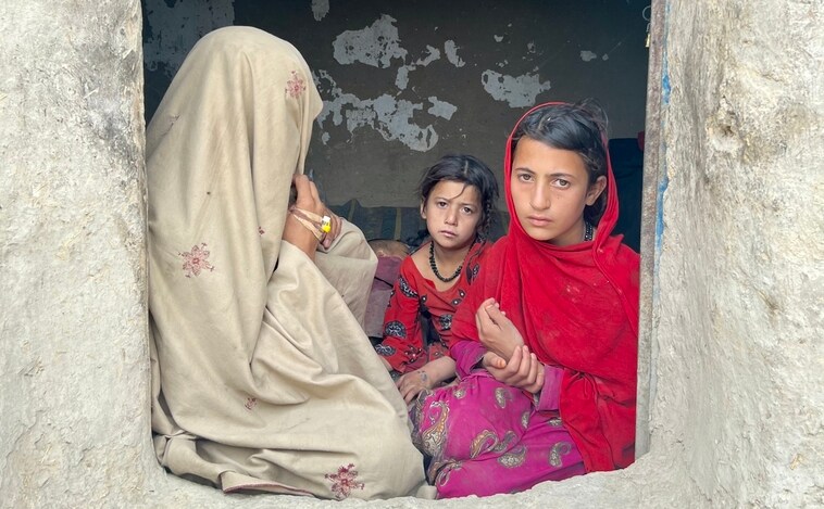 Niñas afganas a la venta para poder comer