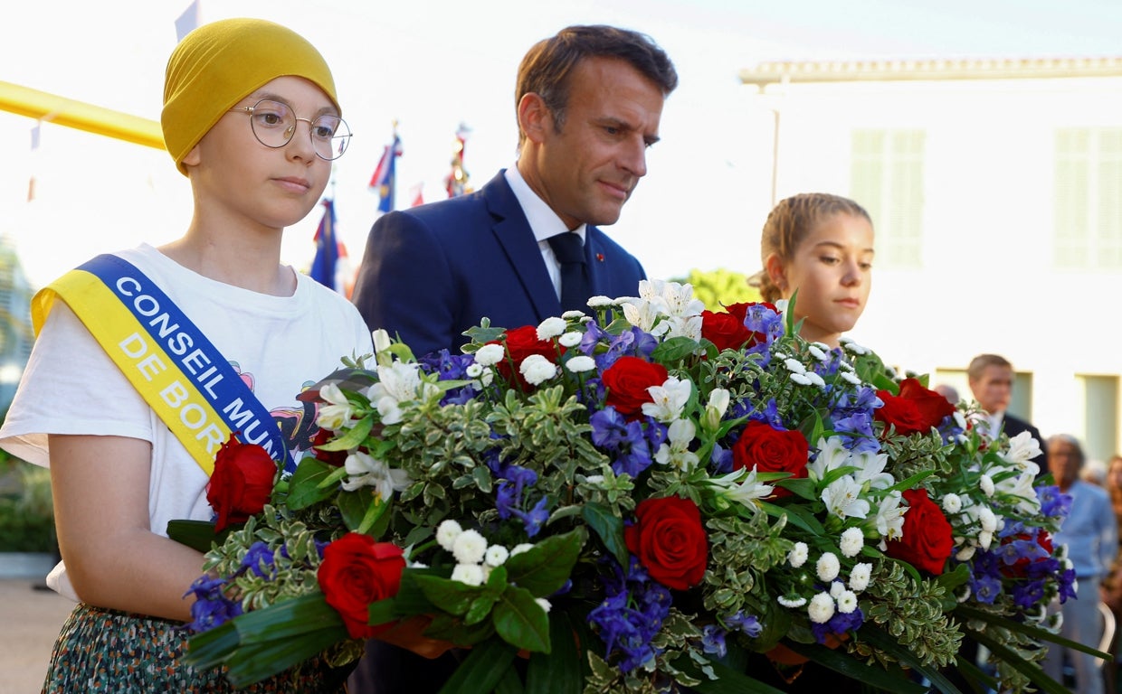 El presidente de Francia, Enmanuel Macron, durante la conmemoración de la liberación de Bornes-las-Mimosas de los nazis