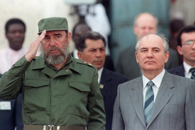 Gorbachov con Fidel Castro en La Habana en 1989. 