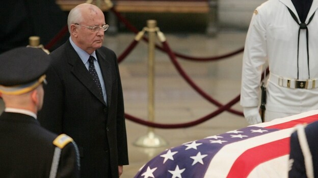 Mijaíl Gorbachov durante el funeral de Ronald Reagan, en Washington, el 10 de junio de 2004