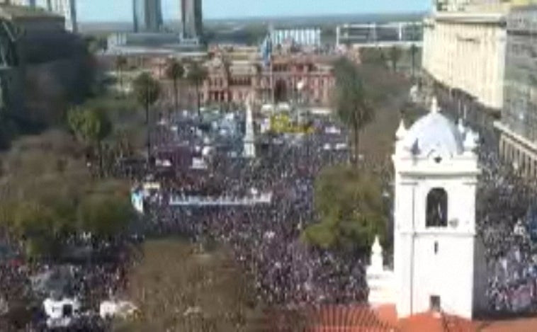 En vídeo: Manifestaciones en Argentina en apoyo a Cristina Fernández de Kirchner, tras el intento de tiroteo