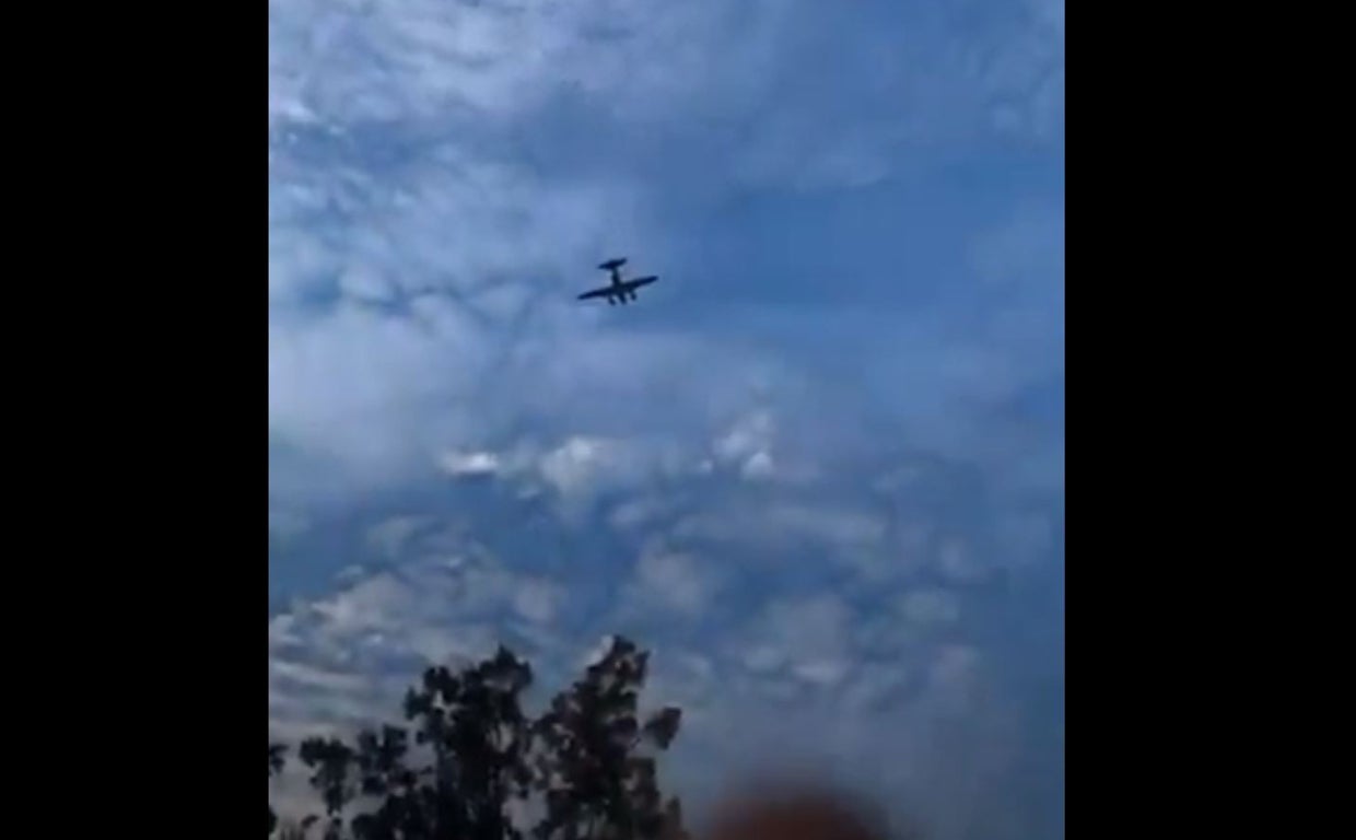 Detenido el piloto que amenazaba con estrellar su avioneta en un centro comercial de Misisipi