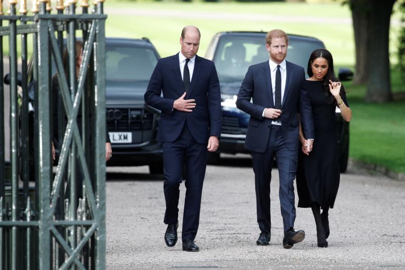 La Familia Real británica agradece en Balmoral y Windsor el cariño recibido