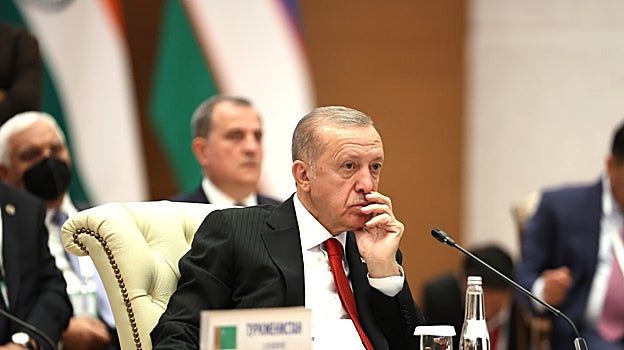 El presidente turco Recep Tayyip Erdogan asiste a la cumbre