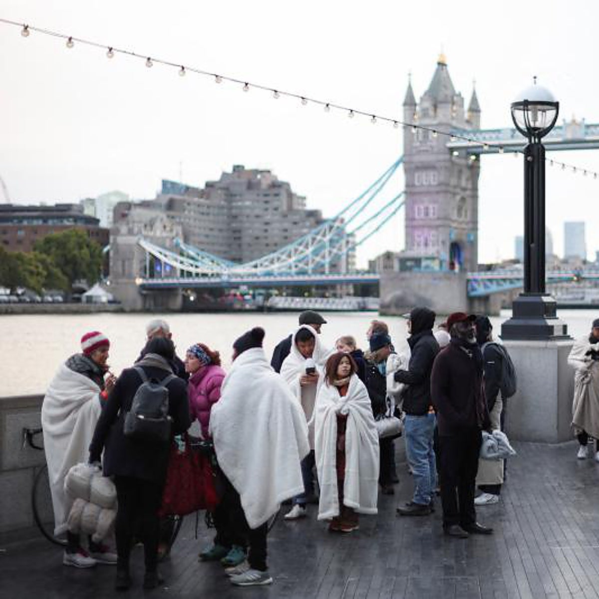 Último día para decirle adiós a Isabel II en Westminster: «Es nuestra Reina. Siempre ha estado en nuestras vidas»