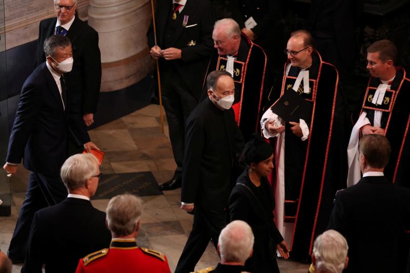 El vicepresidente de China, Wang Qishan, llega a  la Abadía de Westminster en Londres
