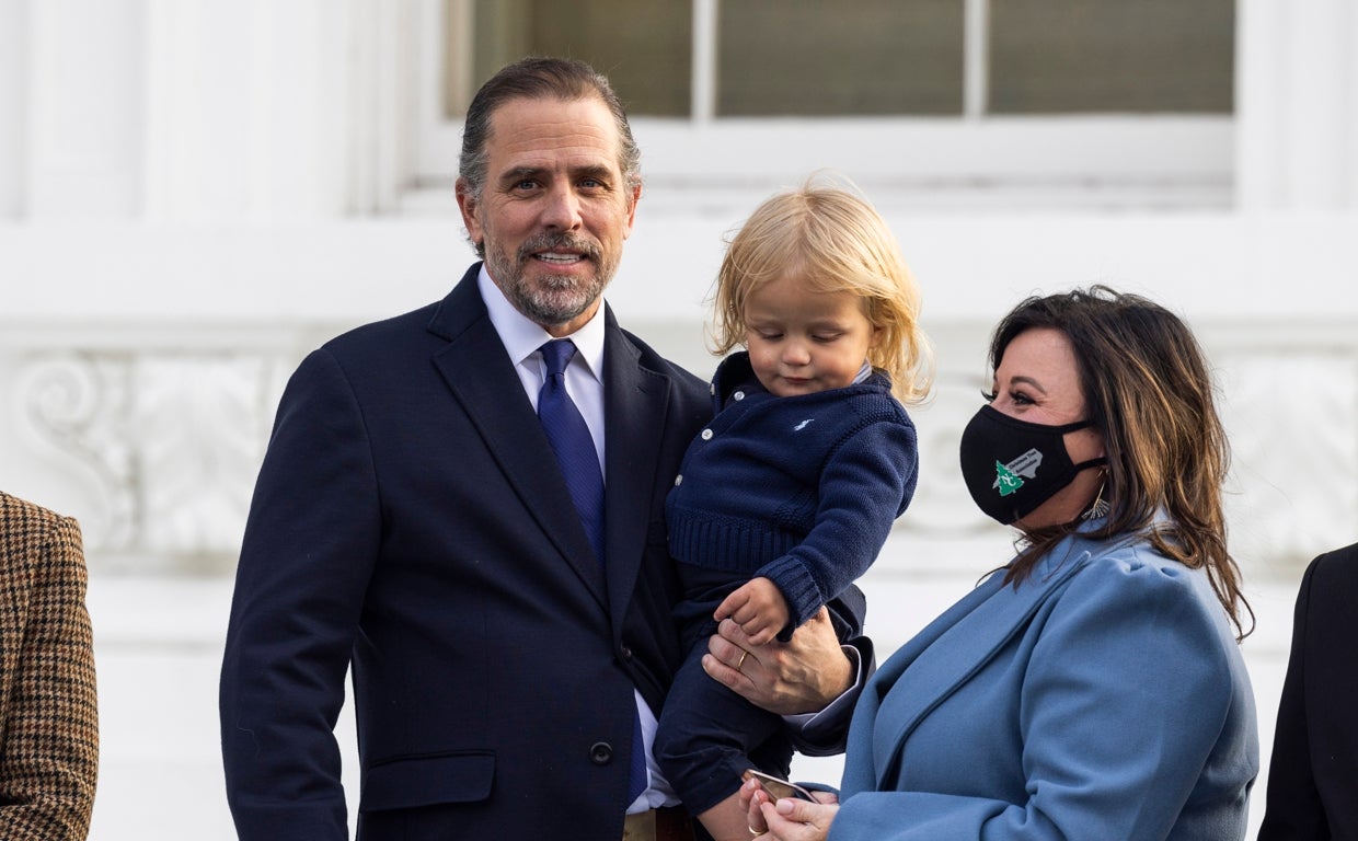 Hunter Biden, con su hijo Beau, en el otoño de 2021