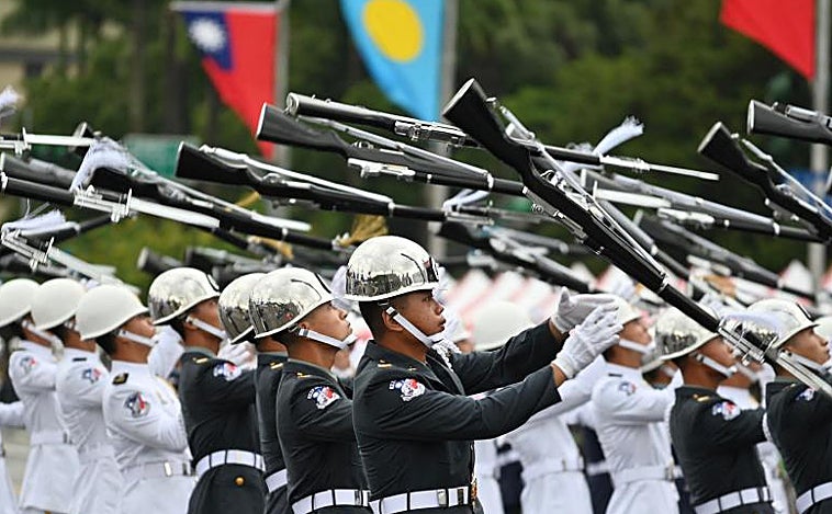 Taiwán celebra su Día Nacional prometiendo resistencia ante la creciente amenaza de China