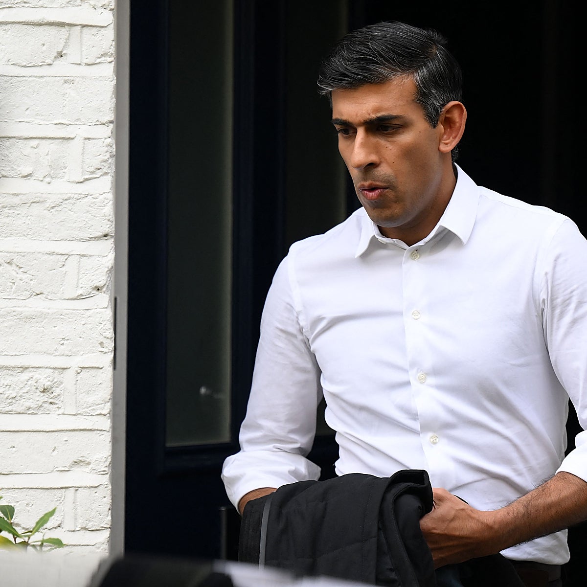 Sunak anuncia su candidatura para convertirse en el próximo primer ministro británico: «Nos enfrentamos a una profunda crisis económica»