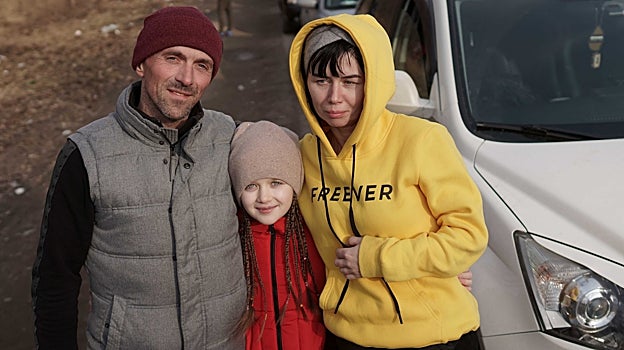 Natalia y su Aleksandr, que luego consiguió permiso para unirse a ellas. Están en Finlandia