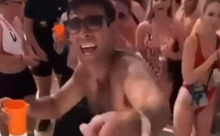 Los bailes de Rishi Sunak de fiesta en Ibiza vuelven locas a las redes... y resulta ser un doble