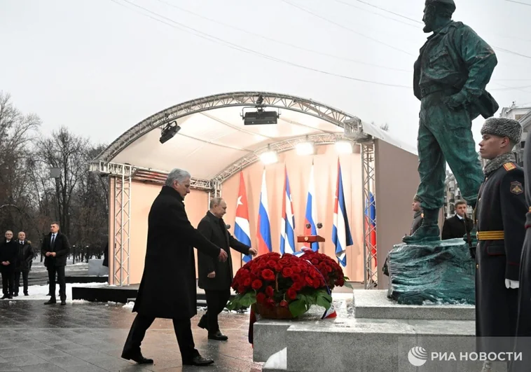 Putin y Díaz-Canel inauguran en Moscú un monumento a Fidel Castro y hablan de cooperación estratégica