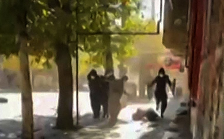 Imagen principal - Irán se ensaña con los kurdos y deja más de 5.000 desaparecidos