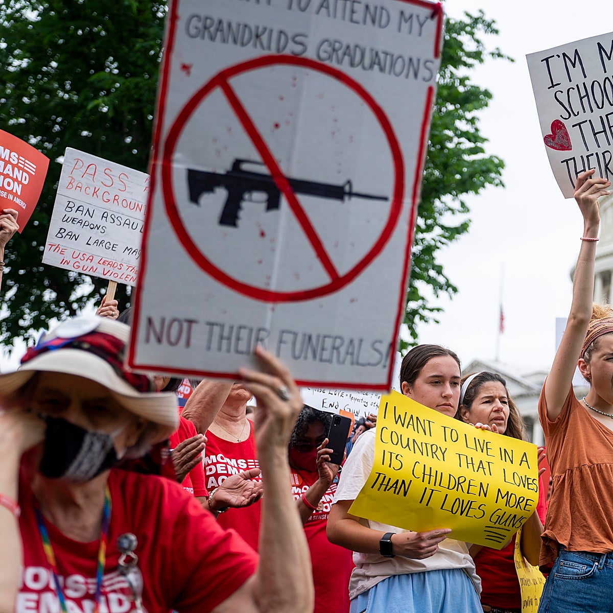 Muere un niño de 12 años jugando a la ruleta rusa con sus amigos en EE.UU