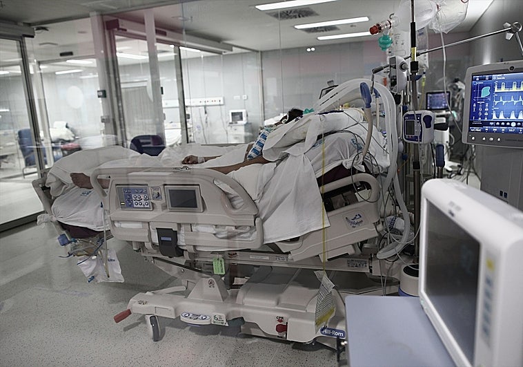 Detienen a una mujer por apagar el soporte vital de su compañera de hospital porque le «molestaba el ruido»